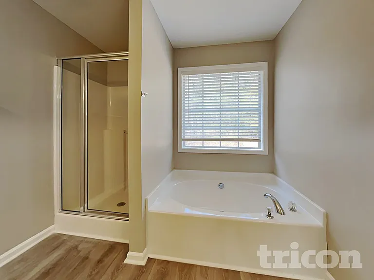 1219 Falls Creek Ct — Photo 10