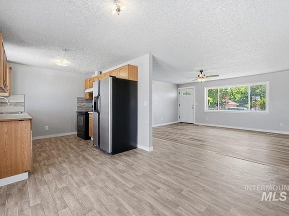 3rd image of 5720 Sunset Dr