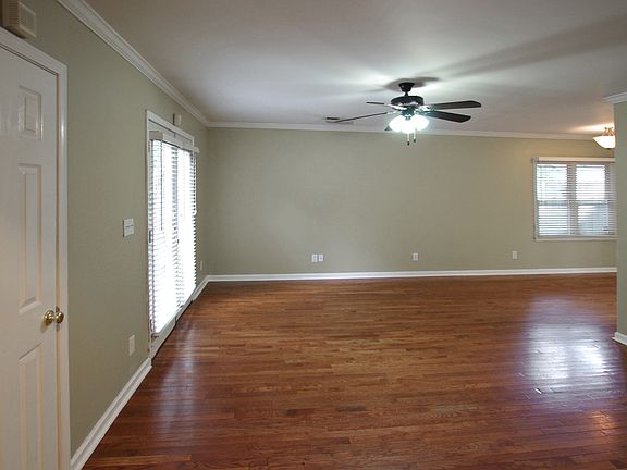 4th image of 522 Deering Rd NW