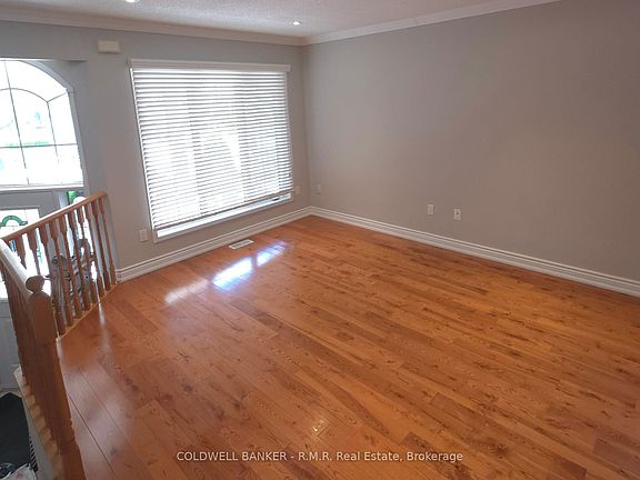 5th image of 7 Fletchers Creek Blvd