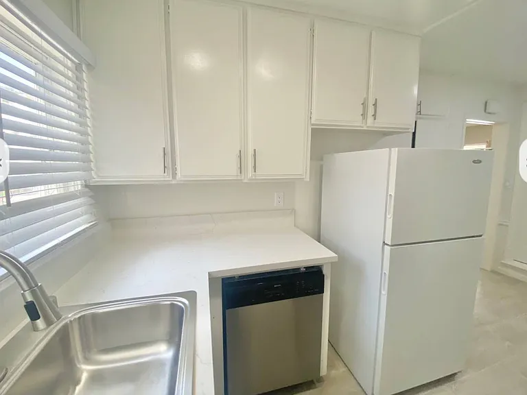 1401 Havenhurst Dr — Photo 16