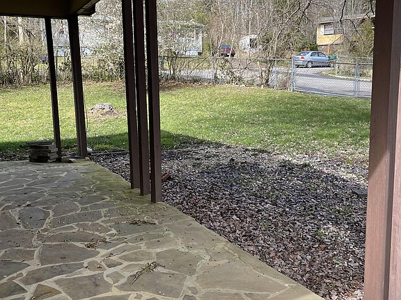 3rd image of 813 Green Meadows Dr