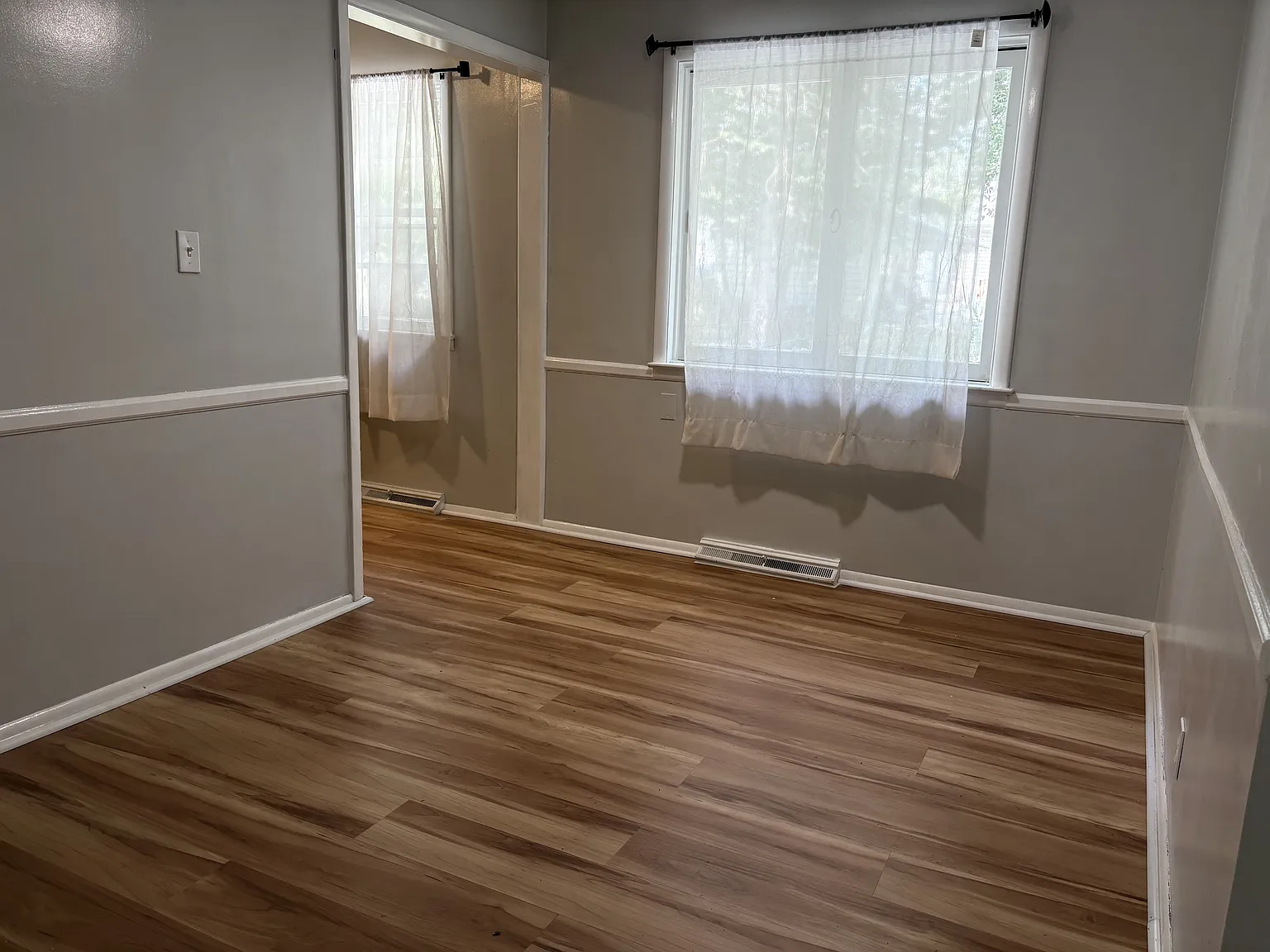 1524 Waldman Avenue - 1 — Photo 3