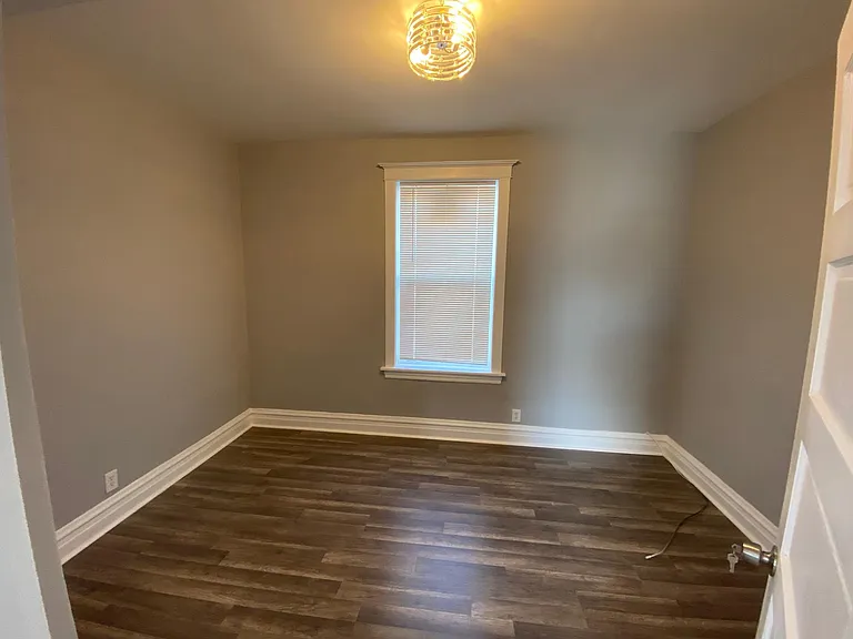 1131 W Wellington Ave #1R — Photo 14