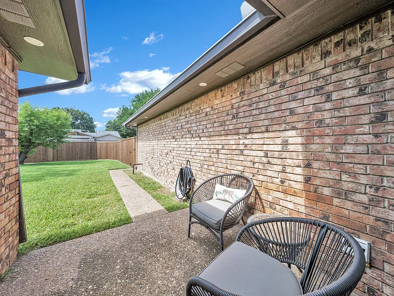1522 Springtree Cir — Photo 28