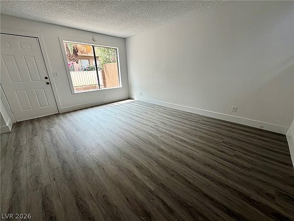 4th image of 2212 Tall Pine Dr
