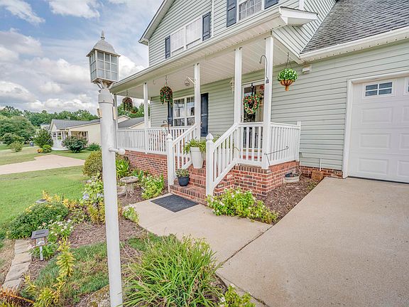 4th image of 202 Shady Pines Ct