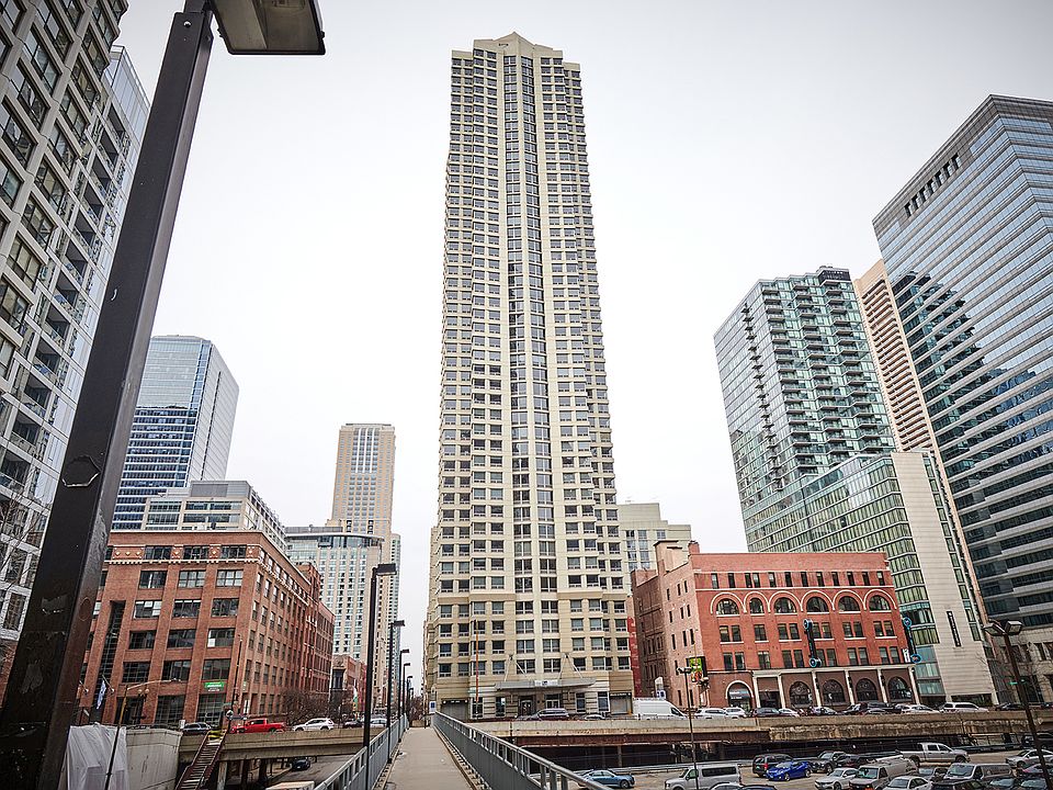 1st image of 440 N Wabash Ave APT 4004