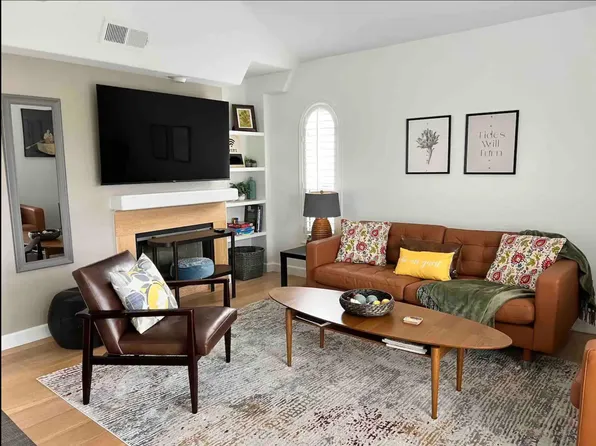 8593 Via Mallorca Unit E, La Jolla, CA 92037