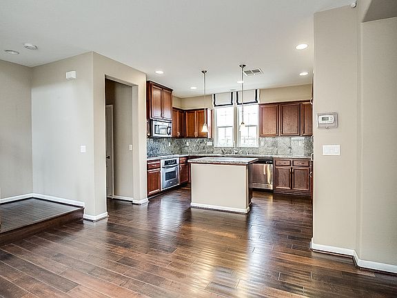 3rd image of 1764 Parkway Dr N