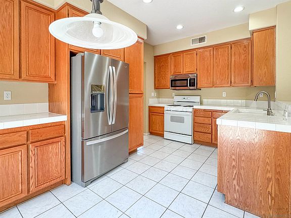 5th image of 2535 Saddlehorn Dr