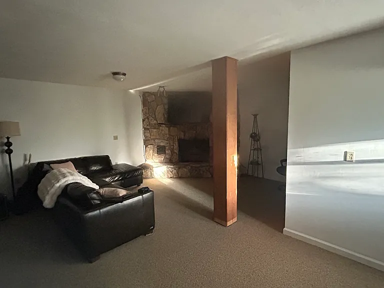 240 Rose Ln — Photo 46