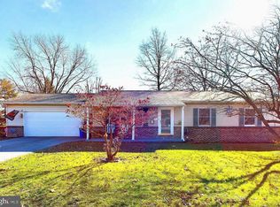 2440 Brougher Ln, York, PA 17408