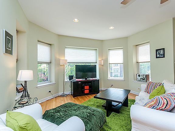 4th image of 4914 N St Louis Ave #2