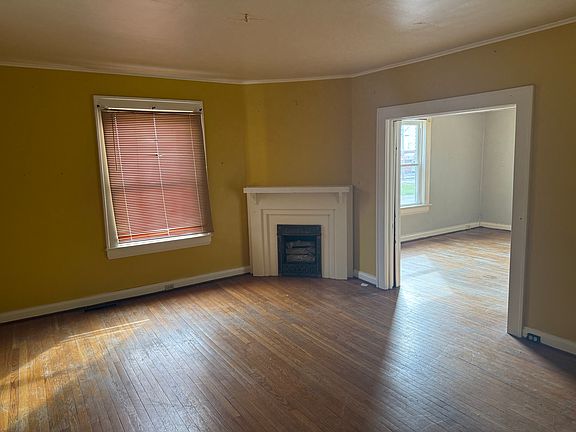 3rd image of 554-578 E 3rd St E #579-1/2
