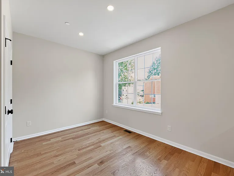 1 N Girard Ave #101 — Photo 8