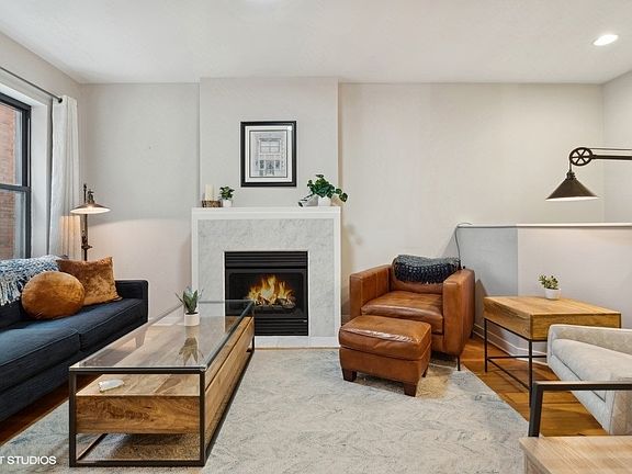 2nd image of 6827 N Lakewood Ave APT 1W