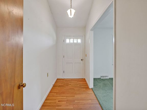 5th image of 4214 Lockwood Dr