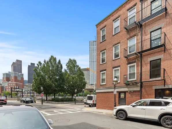 82 Endicott St APT 3, Boston, MA 02113