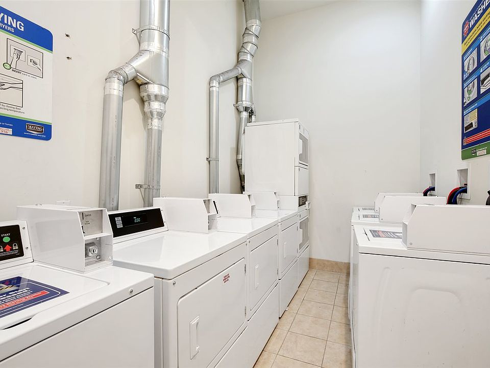 2nd image of 3075 Kennedy Blvd #6C