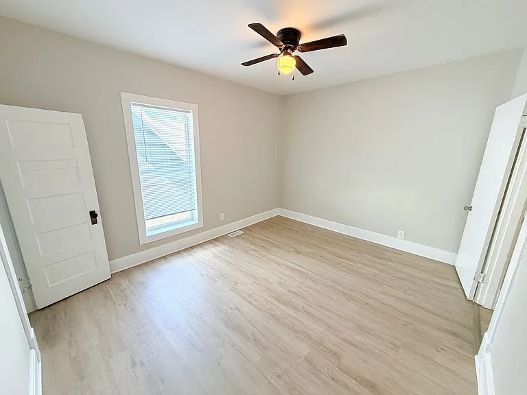 1132 N Oxford St — Photo 13