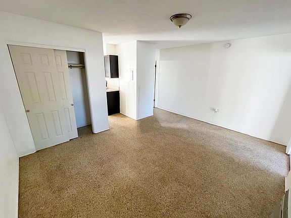 4th image of 830 14th St N APT 5