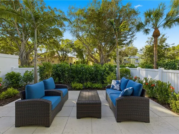 341 3rd Ave S #341, Naples, FL 34102