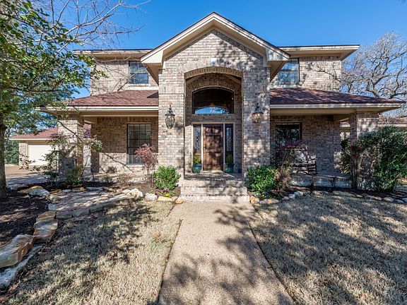 2nd image of 4601 Oakmont Cir