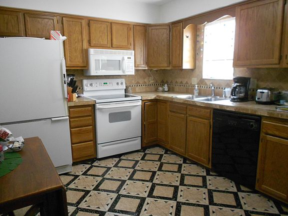 3rd image of 321 Windward Dr SW