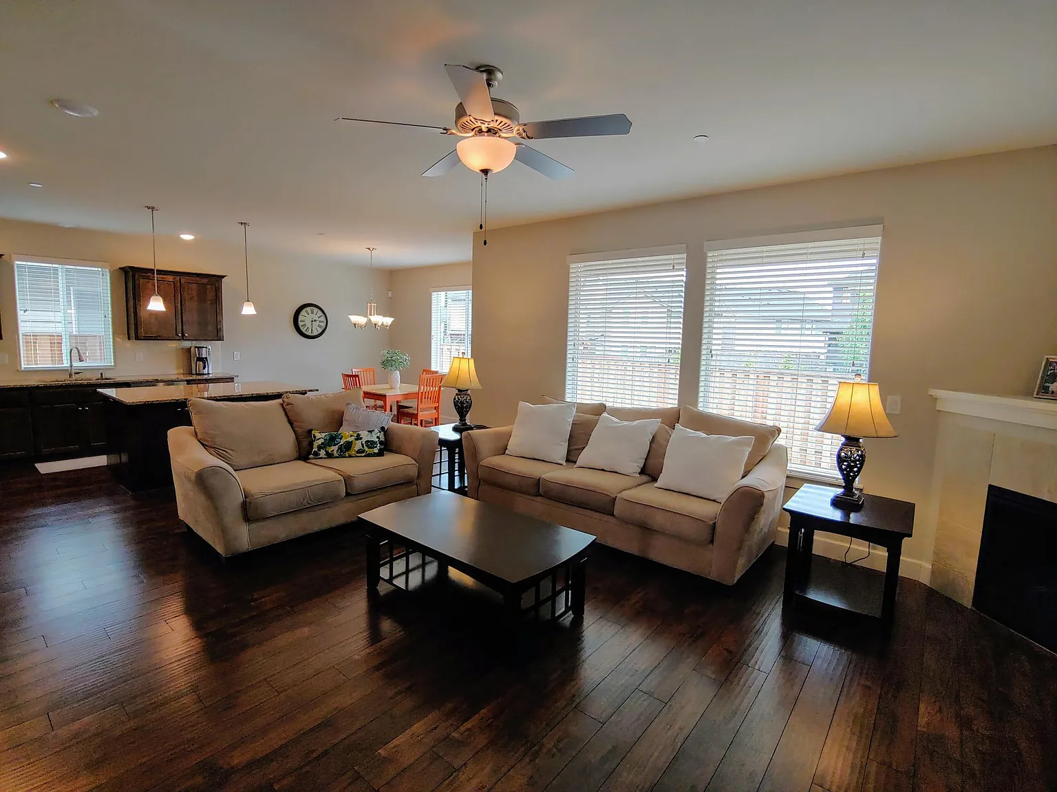 3 bed, 2.5 bath, 1978 sqft, $2,800 — Photo 4