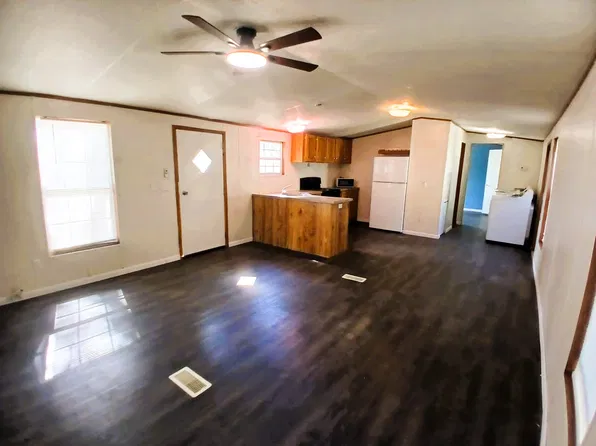 24800 S 630th Rd #E19, Grove, OK 74344