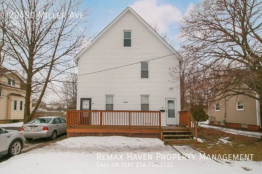20490 Miller Ave photo 1