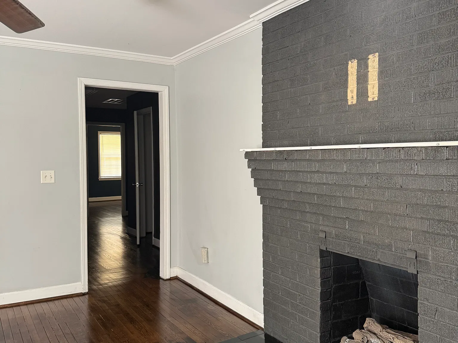 3 bed, 1.5 bath, 1269 sqft, $2,800 — Photo 2