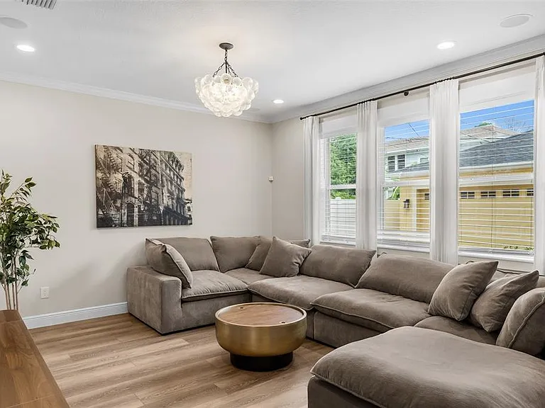 2915 W Bay View Ave — Photo 20