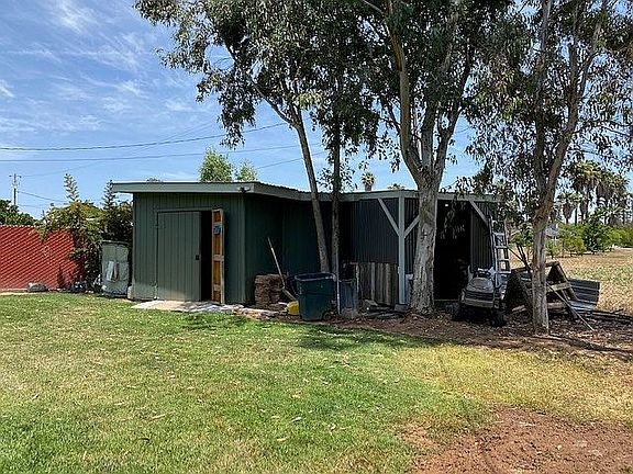 340 sq ft shed with log rm