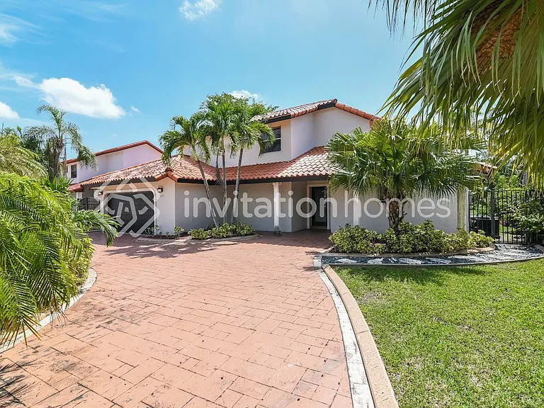 6731 SW 155th Ave — Photo 1