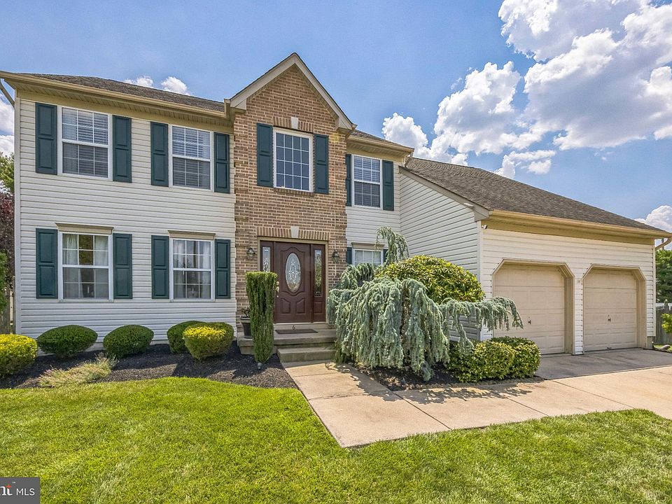 2nd image of 6 Spring Mill Ct