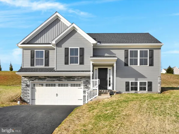 303 Greenwood Rd, Spring Grove, PA 17362