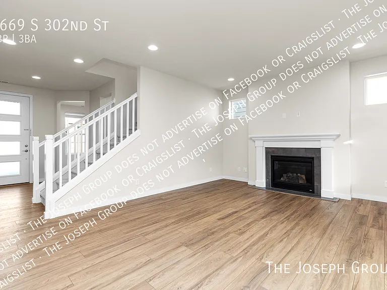 5669 S 302nd St — Photo 8