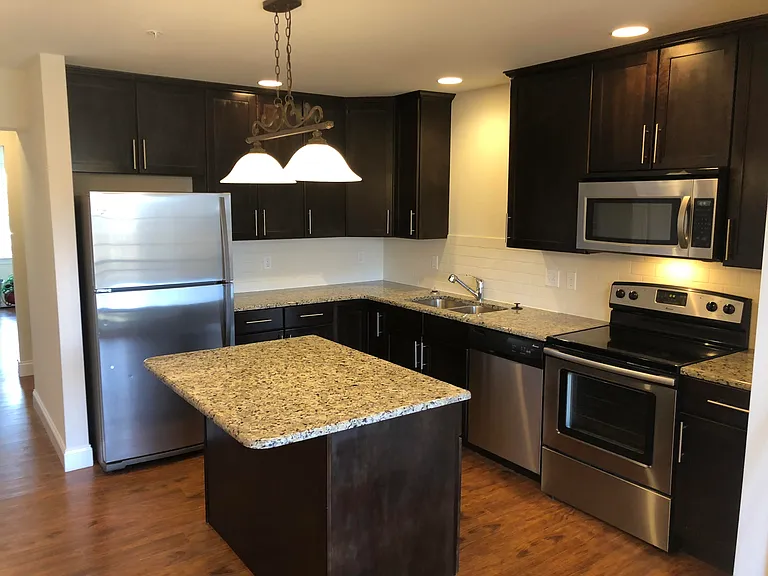 1131 Sunset Rd — Photo 3
