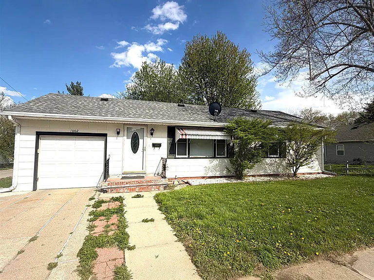 1002 S Main St — Photo 2