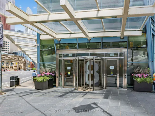 8 The Esplanade #2305, Toronto, ON M5E 0A6