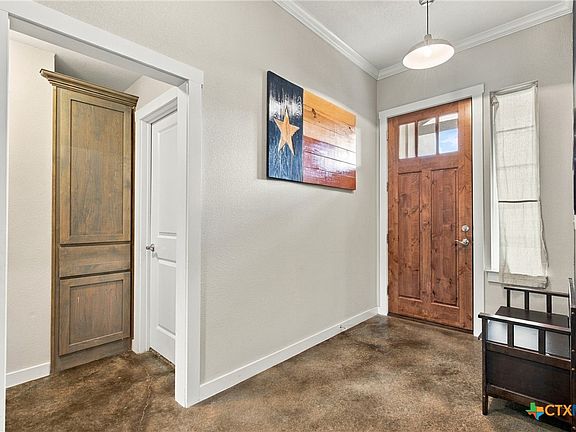 4th image of 1202 S Willis St