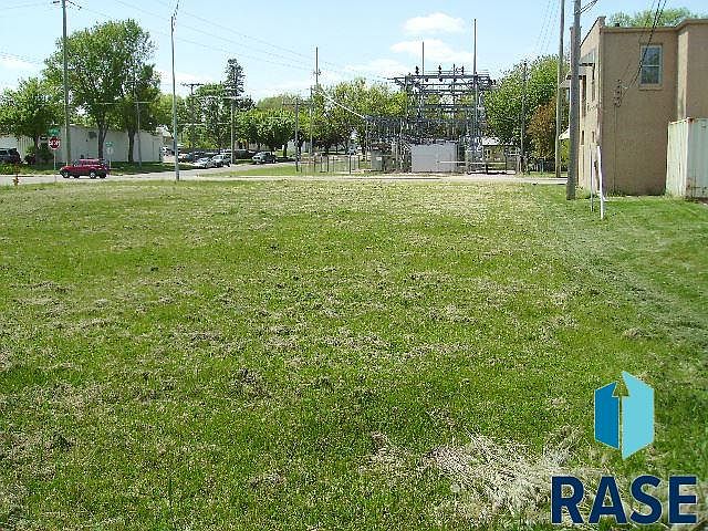 1st image of 814 S Cliff Ave