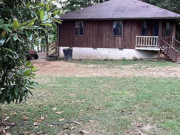 3rd image of 32 W Garden Ln