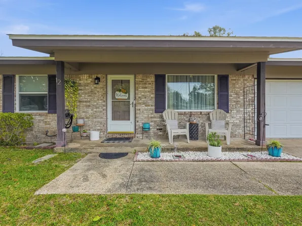 12 10th St, Shalimar, FL 32579