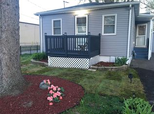 273 Lippincott Ln, Fox Lake, IL 60020