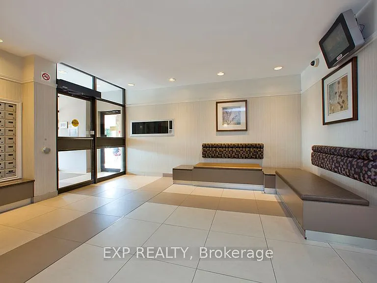 981 Gulf Pl #1016 — Photo 8