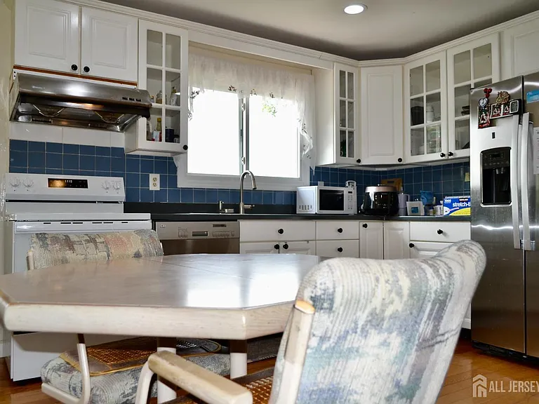 2 Albemarle Rd — Photo 7