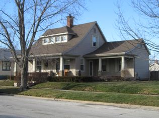 1415 Monroe Ave, Charleston, IL 61920